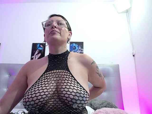 Horny-juliette