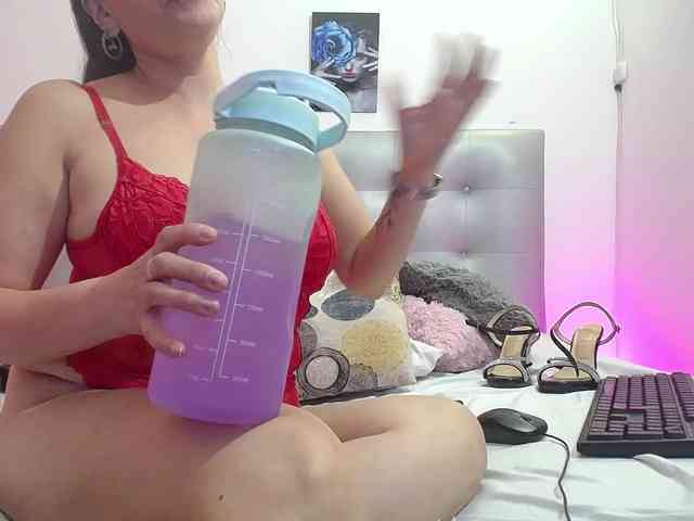 Horny-juliette webcam