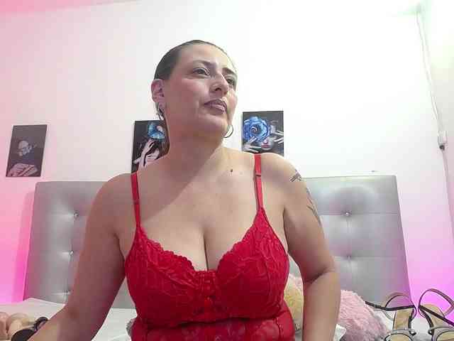 Horny-juliette webcam