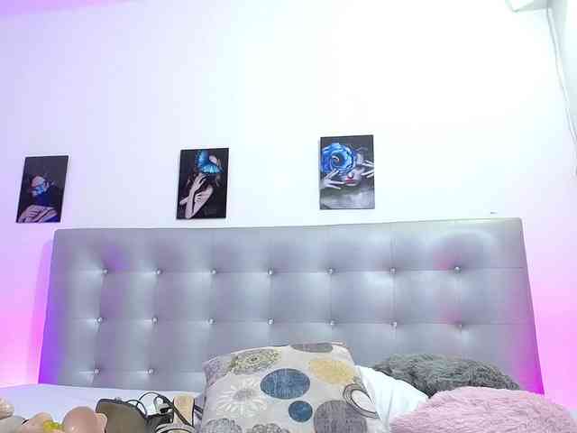 Horny-juliette webcam