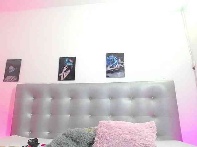Horny-juliette webcam