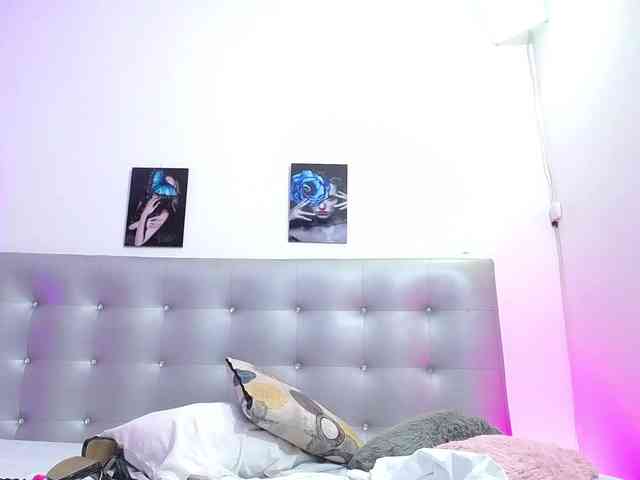 Horny-juliette webcam