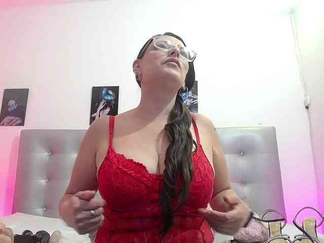 Horny-juliette webcam