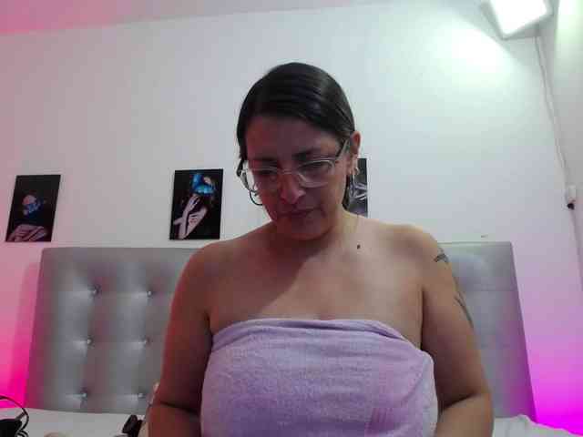 Horny-juliette webcam