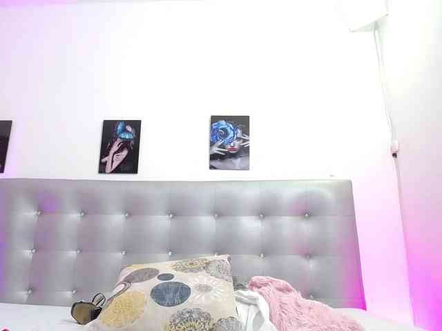 Horny-juliette webcam