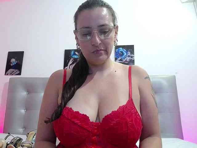 Horny-juliette webcam