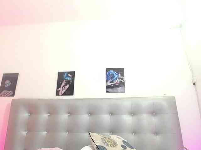 Horny-juliette webcam