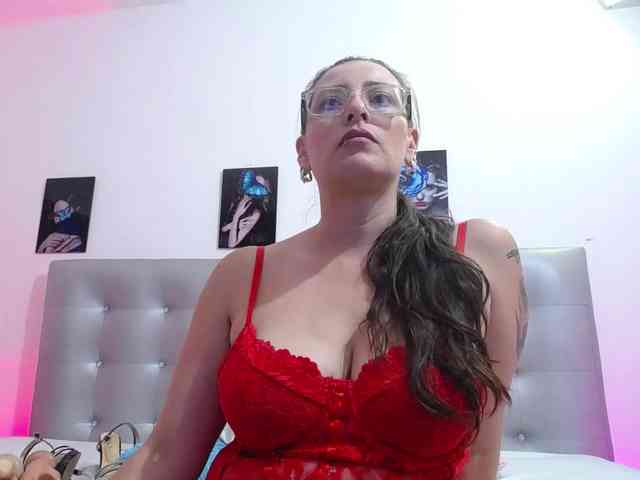 Horny-juliette webcam