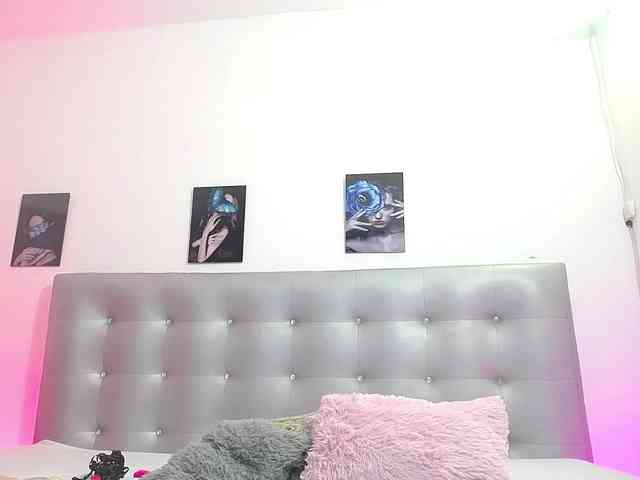 Horny-juliette webcam