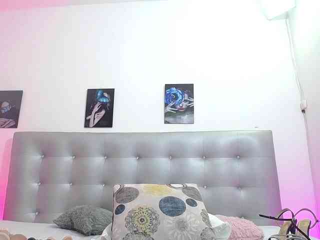Horny-juliette webcam