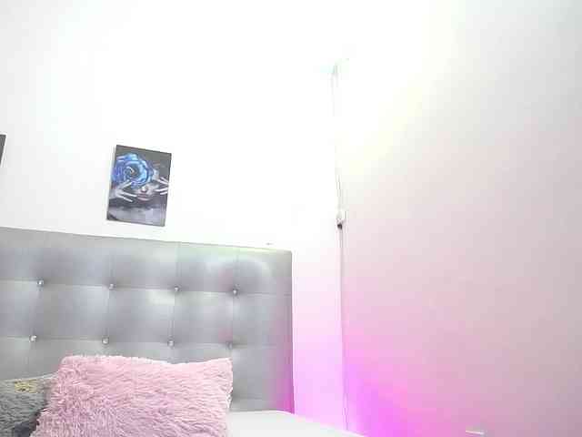 Horny-juliette webcam
