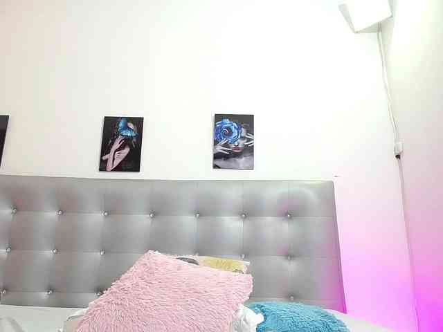 Horny-juliette webcam