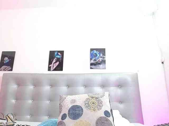 Horny-juliette webcam