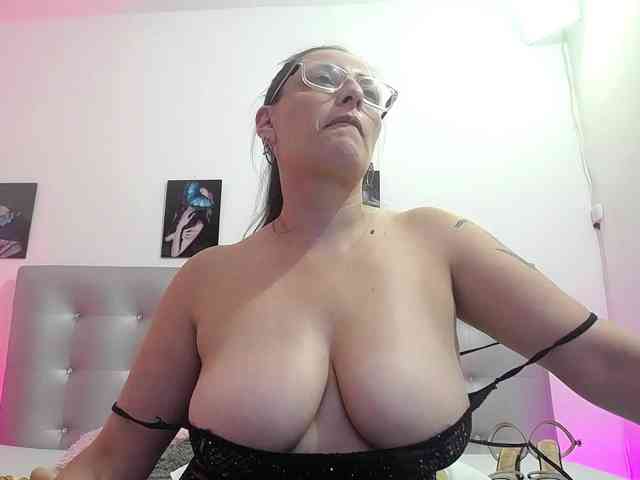 Horny-juliette