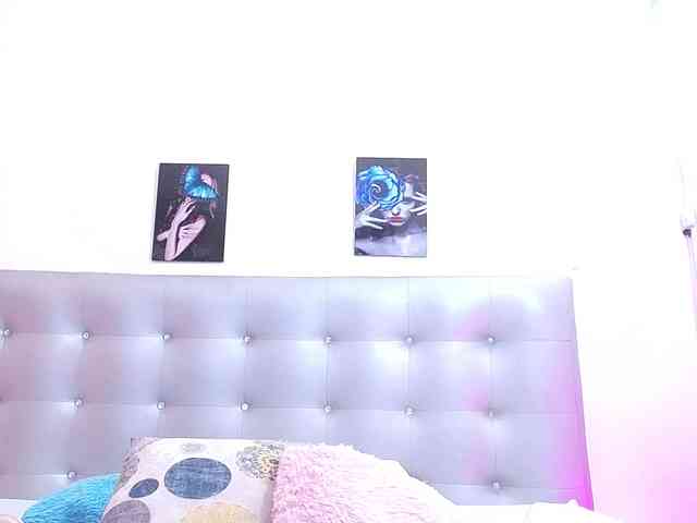 Horny-juliette webcam