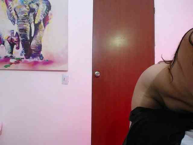 Horny-juliette webcam