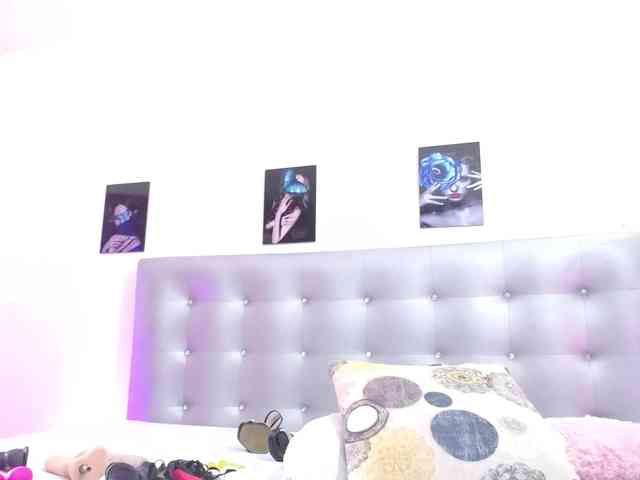 Horny-juliette webcam