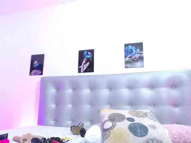 Horny-juliette webcam