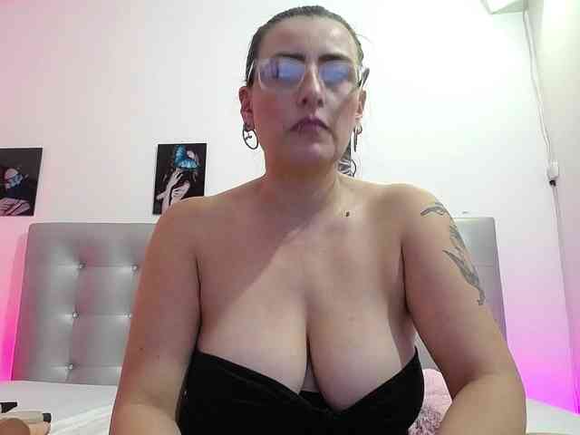 Horny-juliette