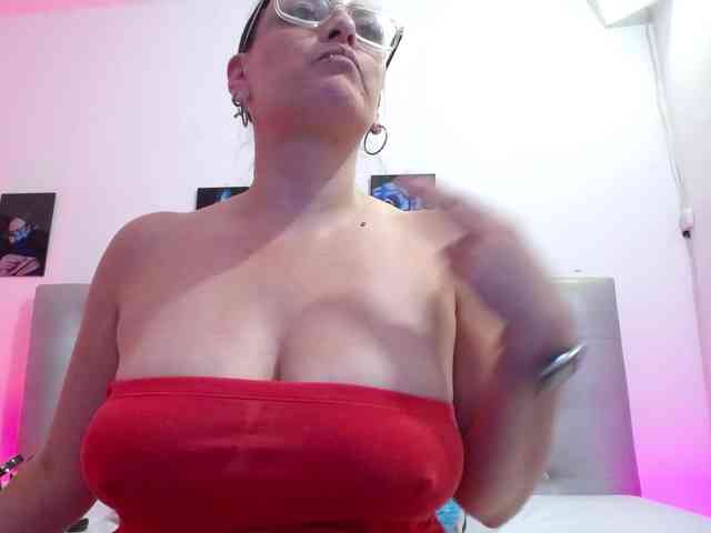 Horny-juliette webcam