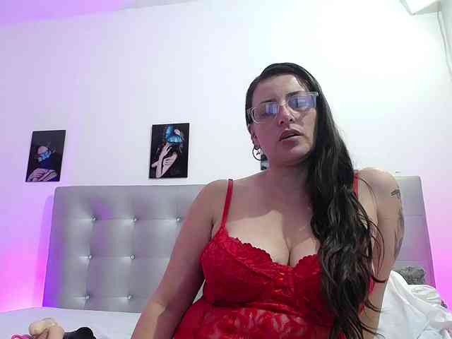 Horny-juliette webcam