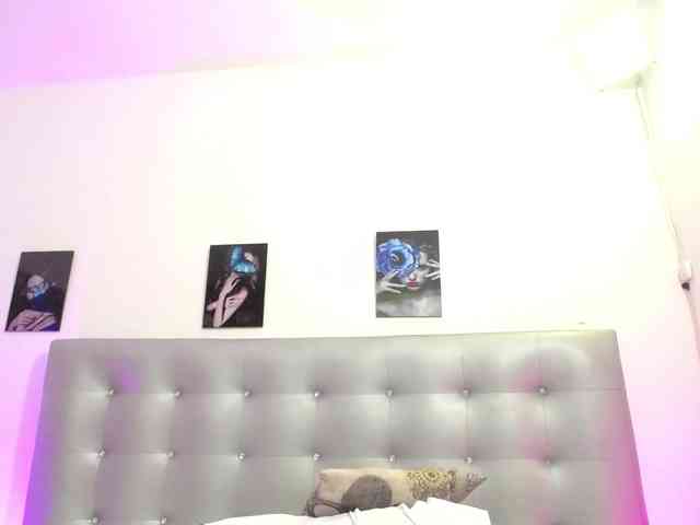 Horny-juliette webcam