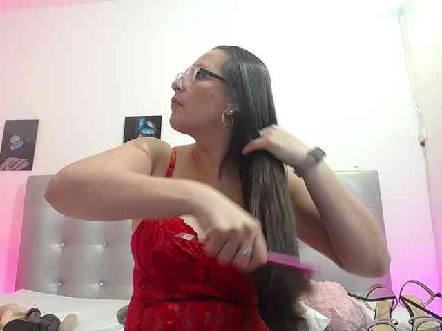 Horny-juliette webcam