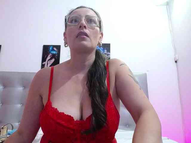 Horny-juliette webcam