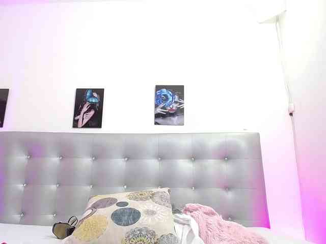 Horny-juliette webcam