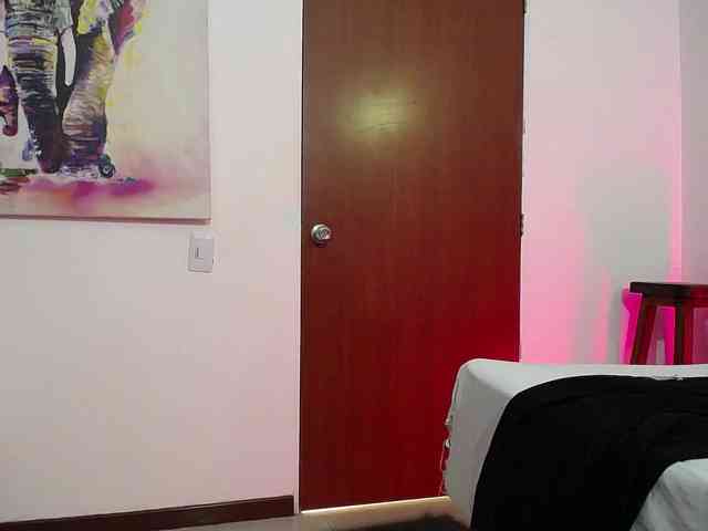 Horny-juliette webcam