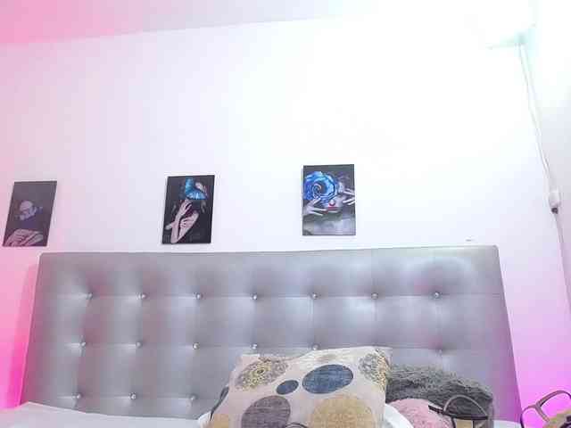 Horny-juliette webcam