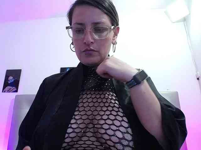 Horny-juliette webcam
