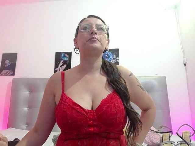 Horny-juliette webcam
