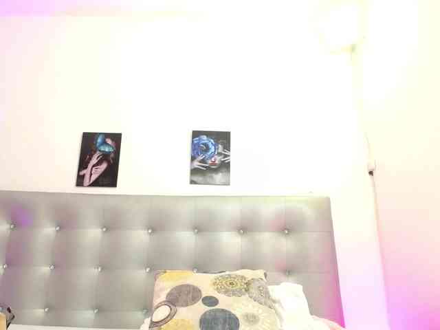 Horny-juliette webcam