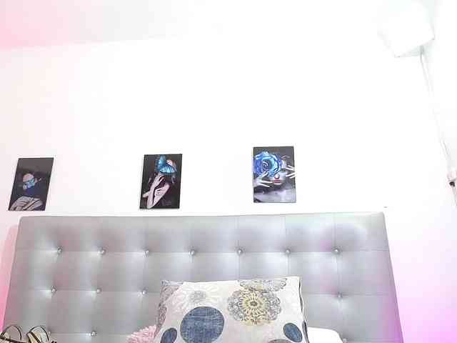 Horny-juliette webcam