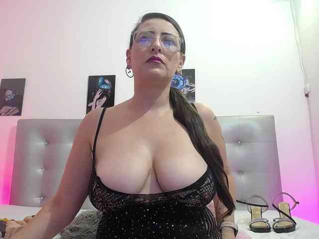 Horny-juliette