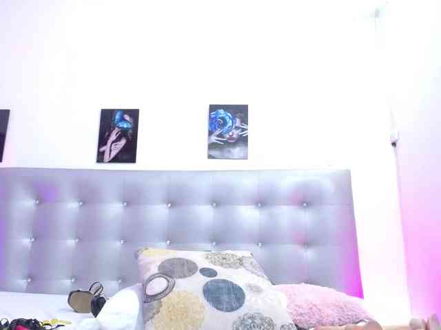 Horny-juliette webcam