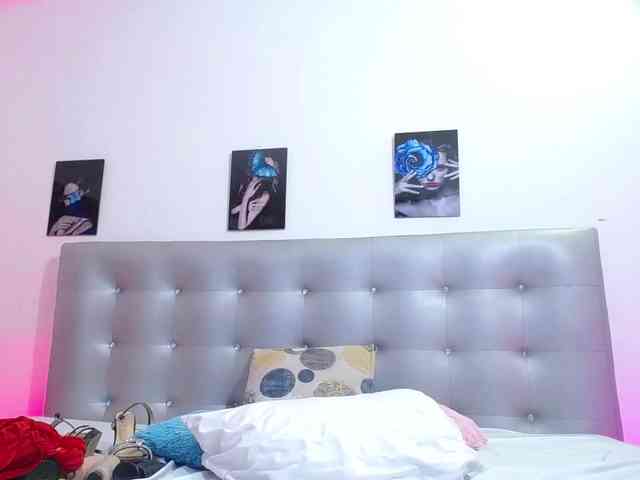 Horny-juliette webcam