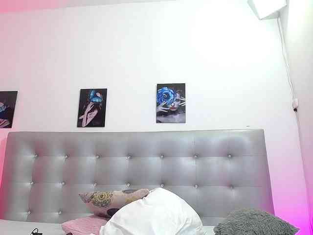 Horny-juliette webcam