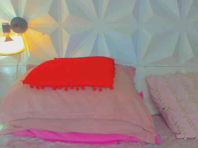 cutelatinaxxx webcam