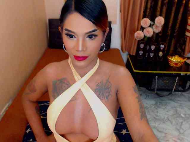 xMONSTERanac0nda Live Webcam on BongaCams