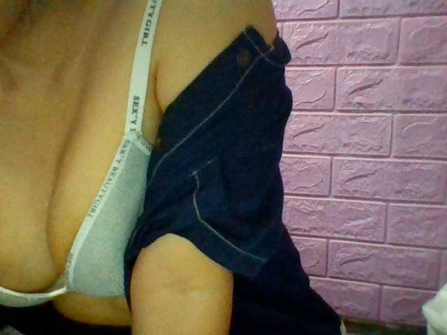 JangHi-22 live cam on BongaCams