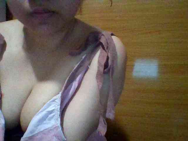 JangHi-22 Live Webcam on BongaCams