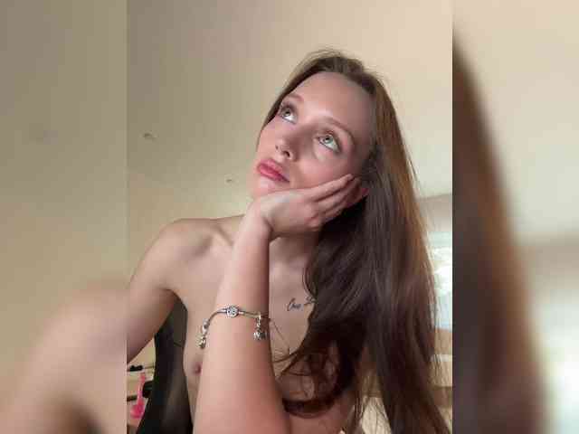Модель: AnyaAngel