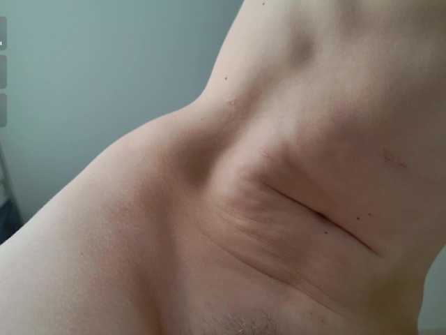 SalutChristine live cam on BongaCams