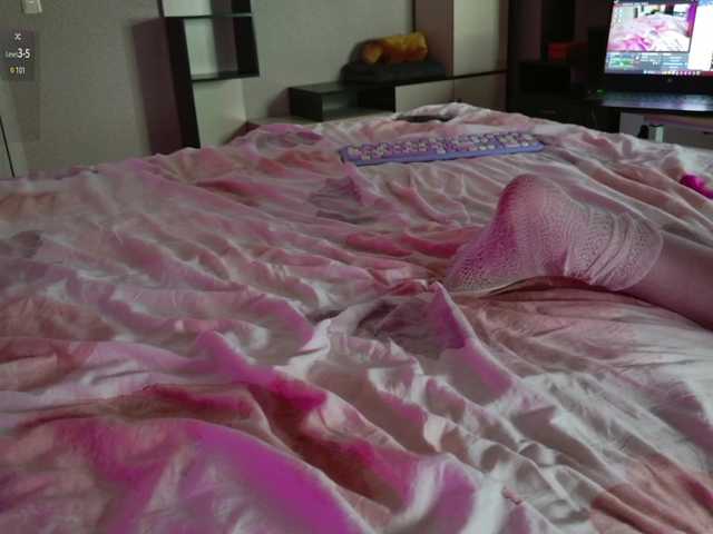 SalutChristine's BongaCams show and profile