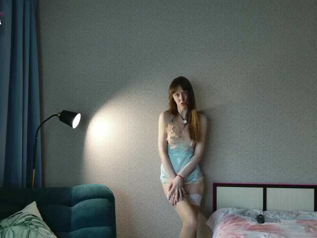 SalutChristine's BongaCams show and profile