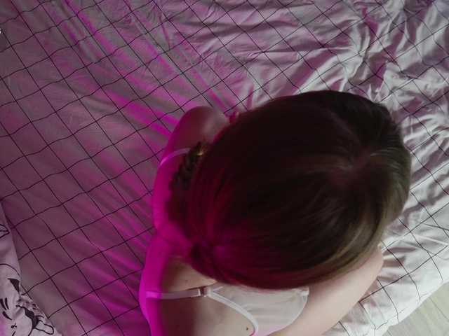 SalutChristine live cam on BongaCams