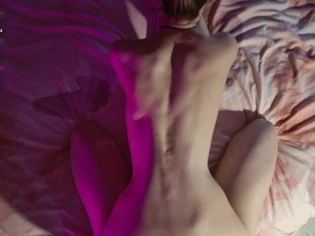 SalutChristine's BongaCams show and profile