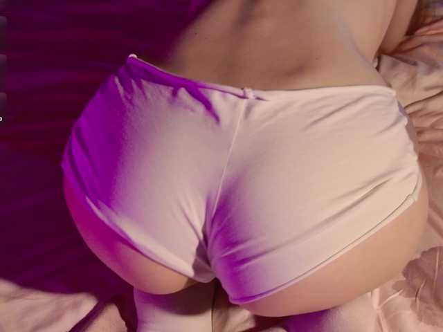 SalutChristine live cam on BongaCams